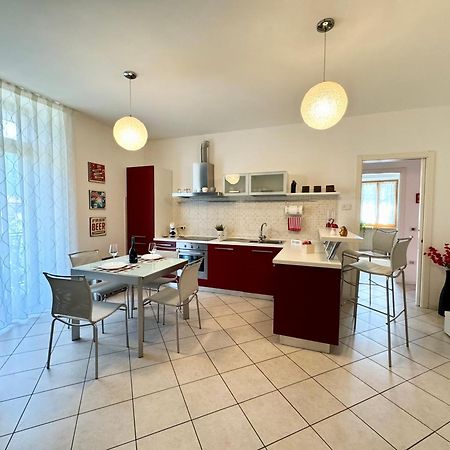 Das Rote Haus Riva del Garda Exterior photo