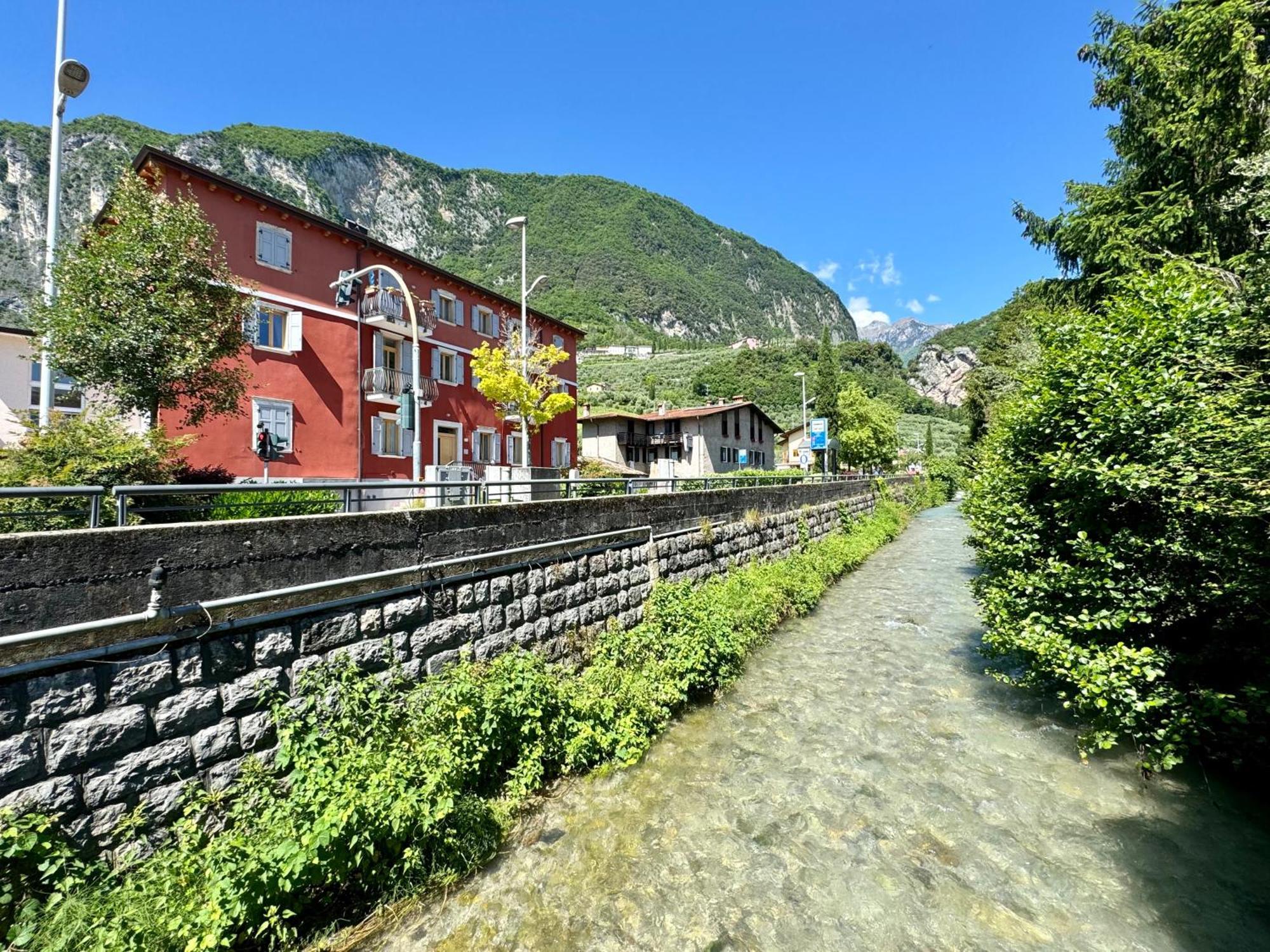 Das Rote Haus Riva del Garda Exterior photo